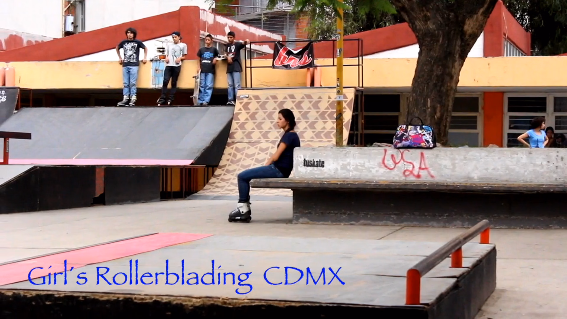 Girls Rollerblading CDMX