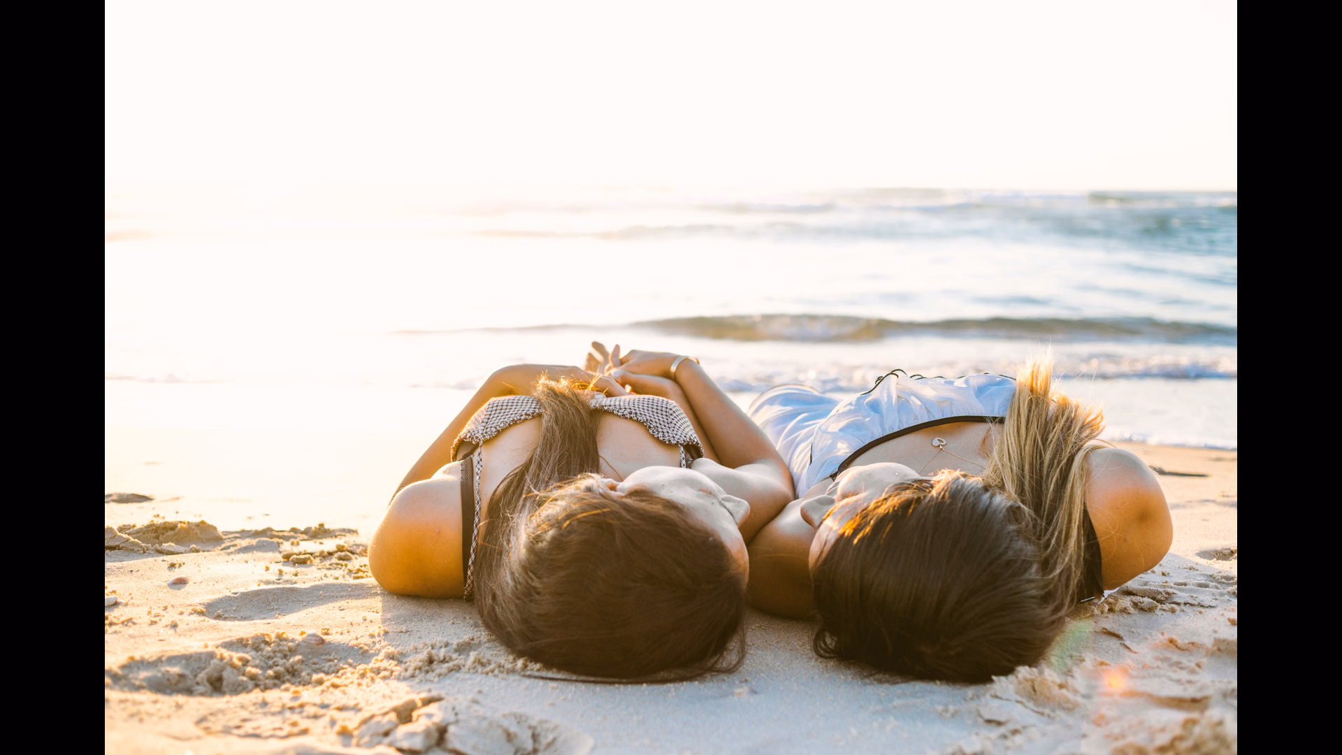 girls couple – proposal