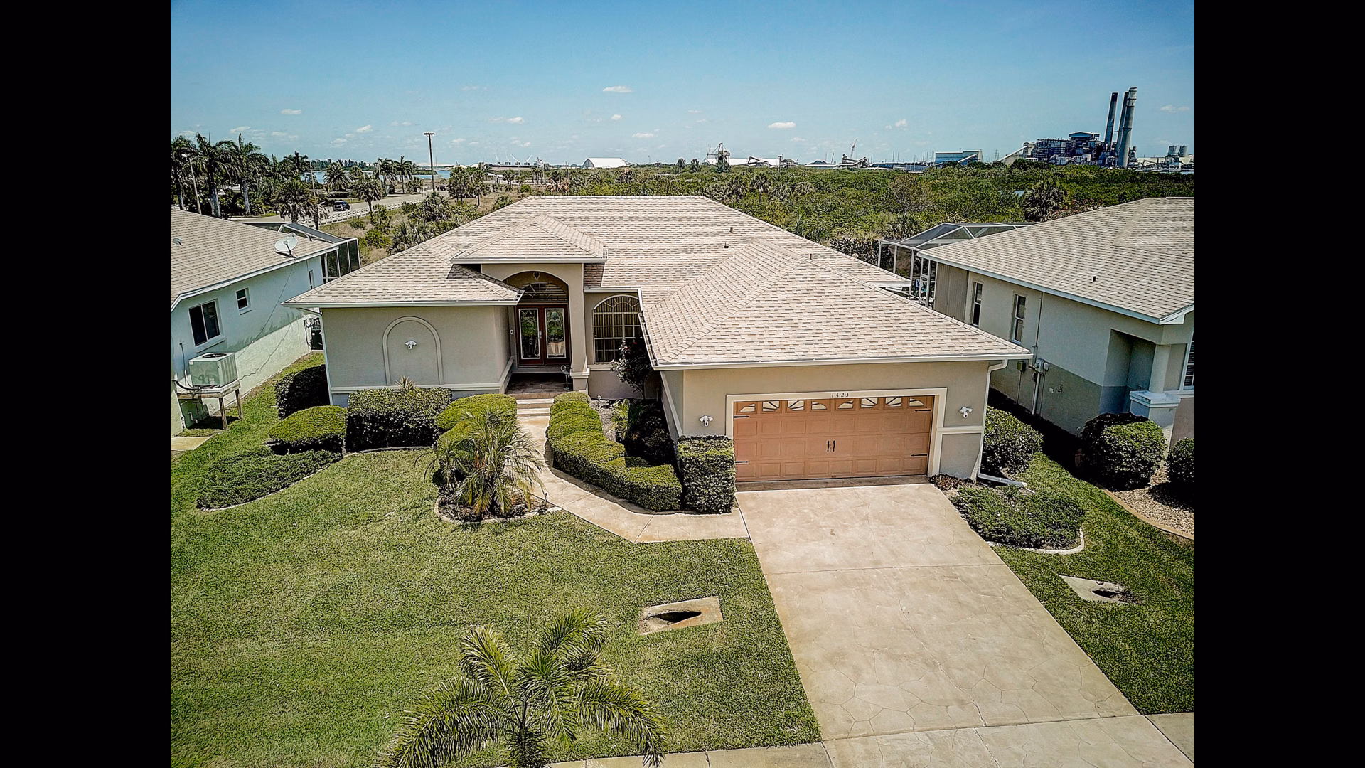 1423 Beach Club Ln, Apollo Beach, Fl 33572
