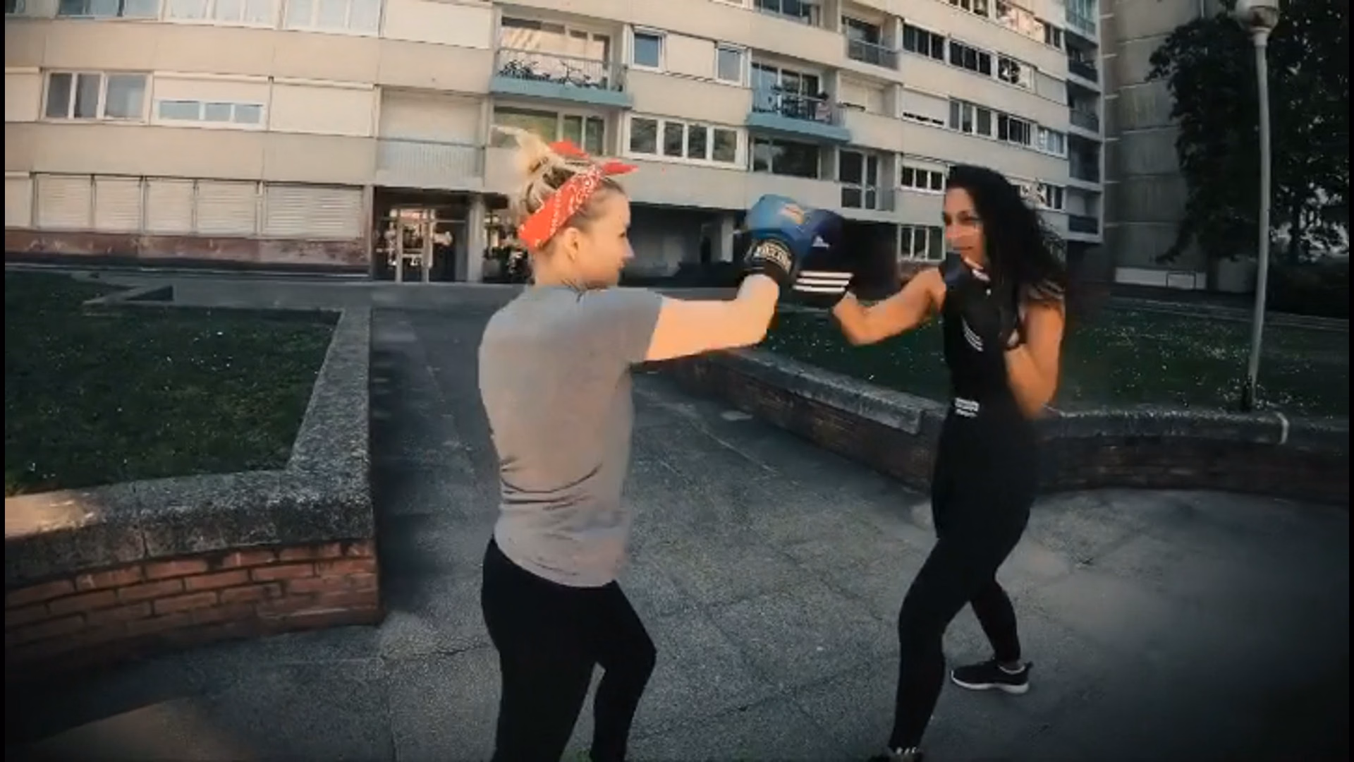 BOXING GIRLS COACHING