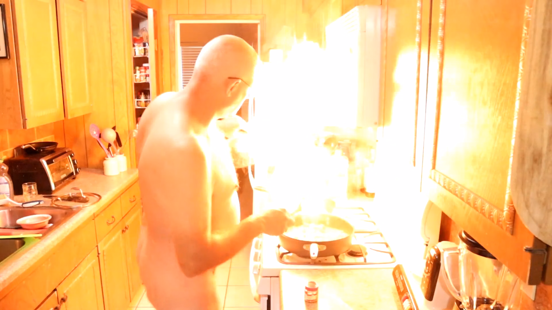 This Dude Cooks in the Nude: Vegetable Curry
